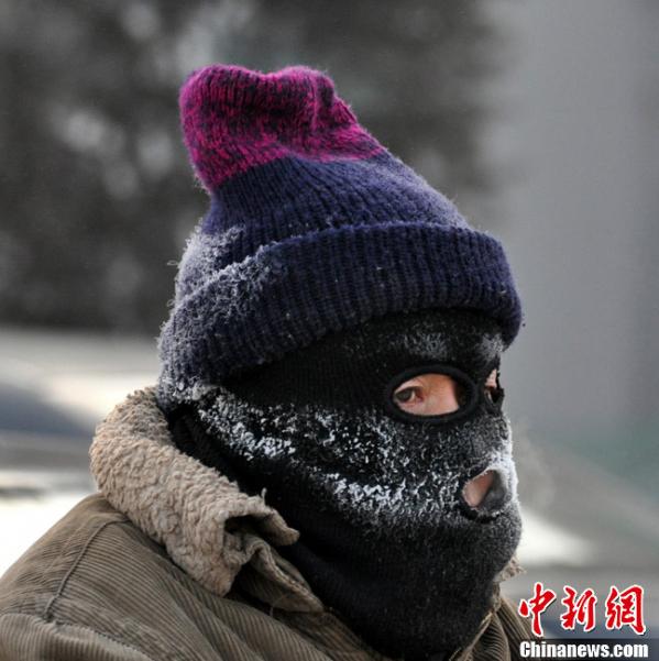 内蒙古呼伦贝尔多地气温跌至零下33度（图）